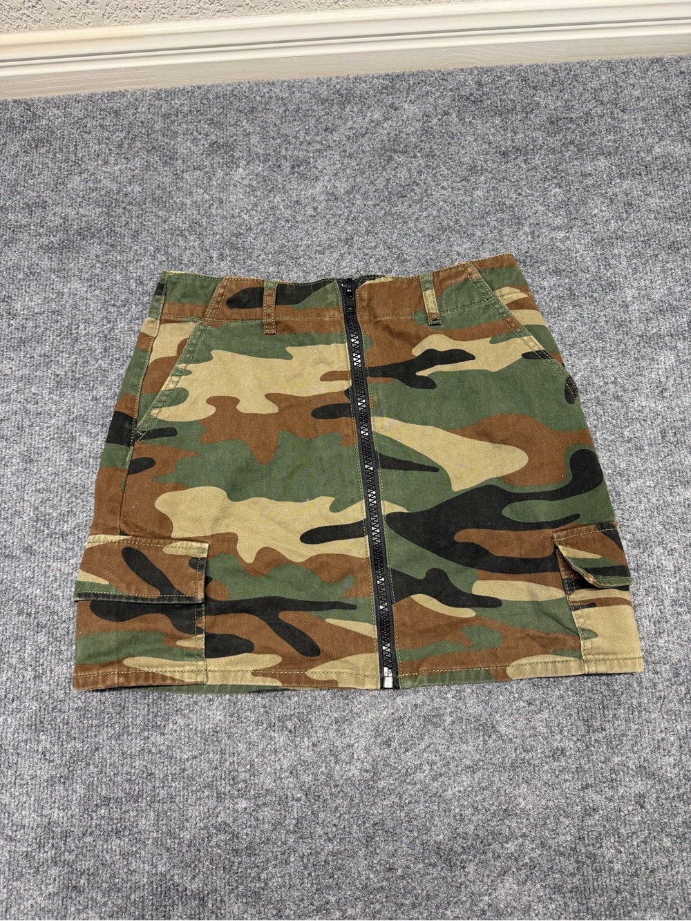 Forever 21 Camo Zip-Front Mini Skirt - Green, Brown, Black